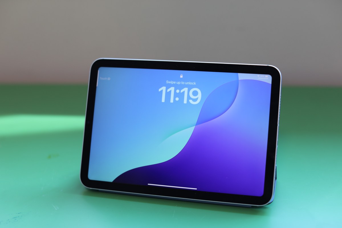 Pranešama, kad „Apple“ kitų metų pradžioje planuoja naujus „iPad Pro“ ir „MacBook Pro“ leidimus